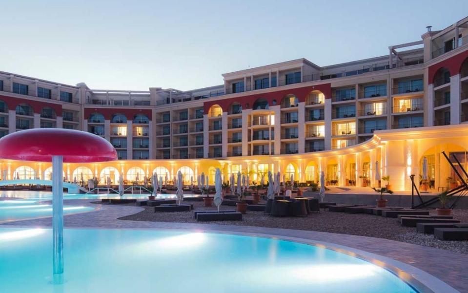 Lighthouse Golf Resort & Spa Apartments 巴尔奇克 外观 照片