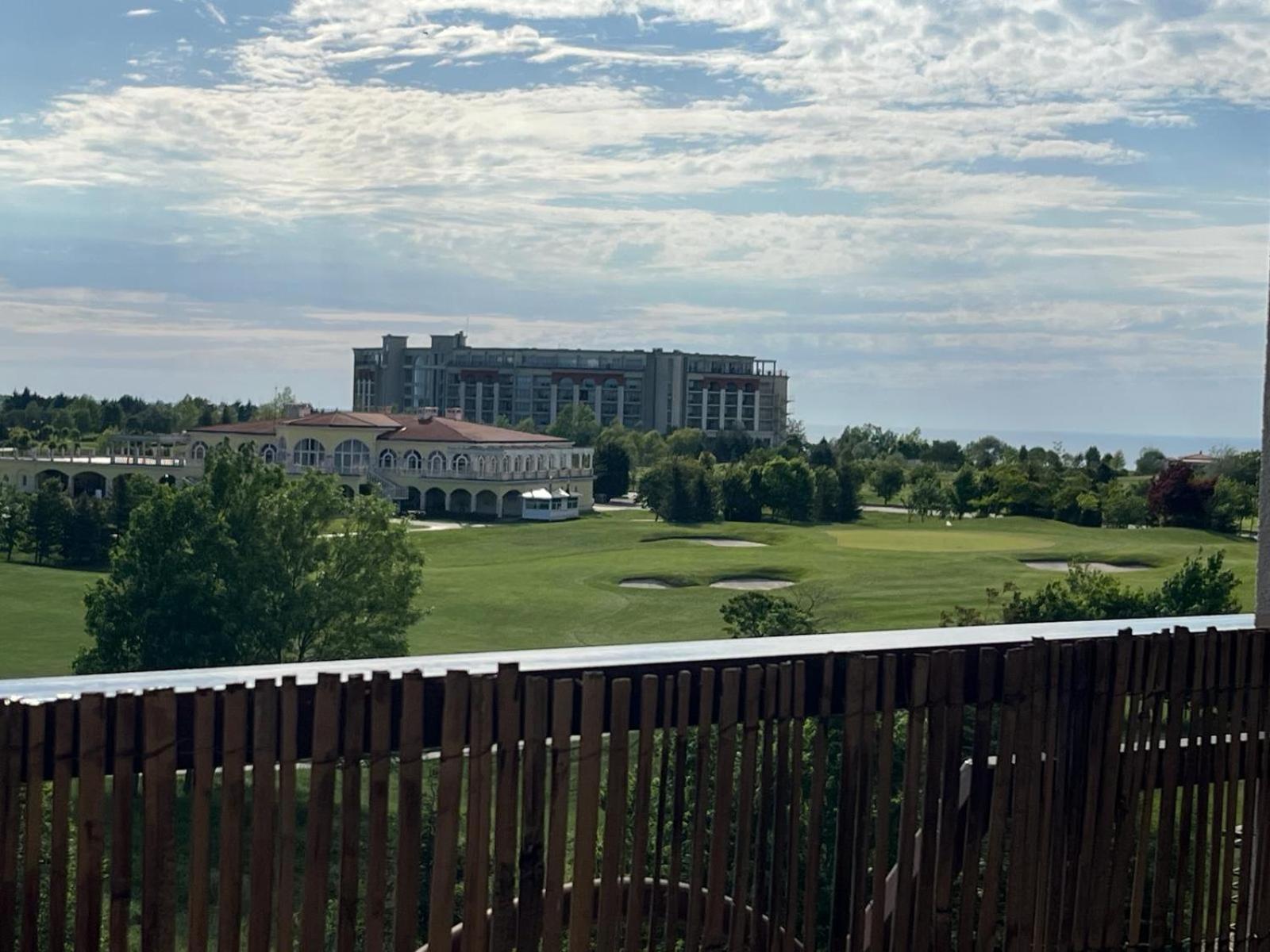 Lighthouse Golf Resort & Spa Apartments 巴尔奇克 外观 照片